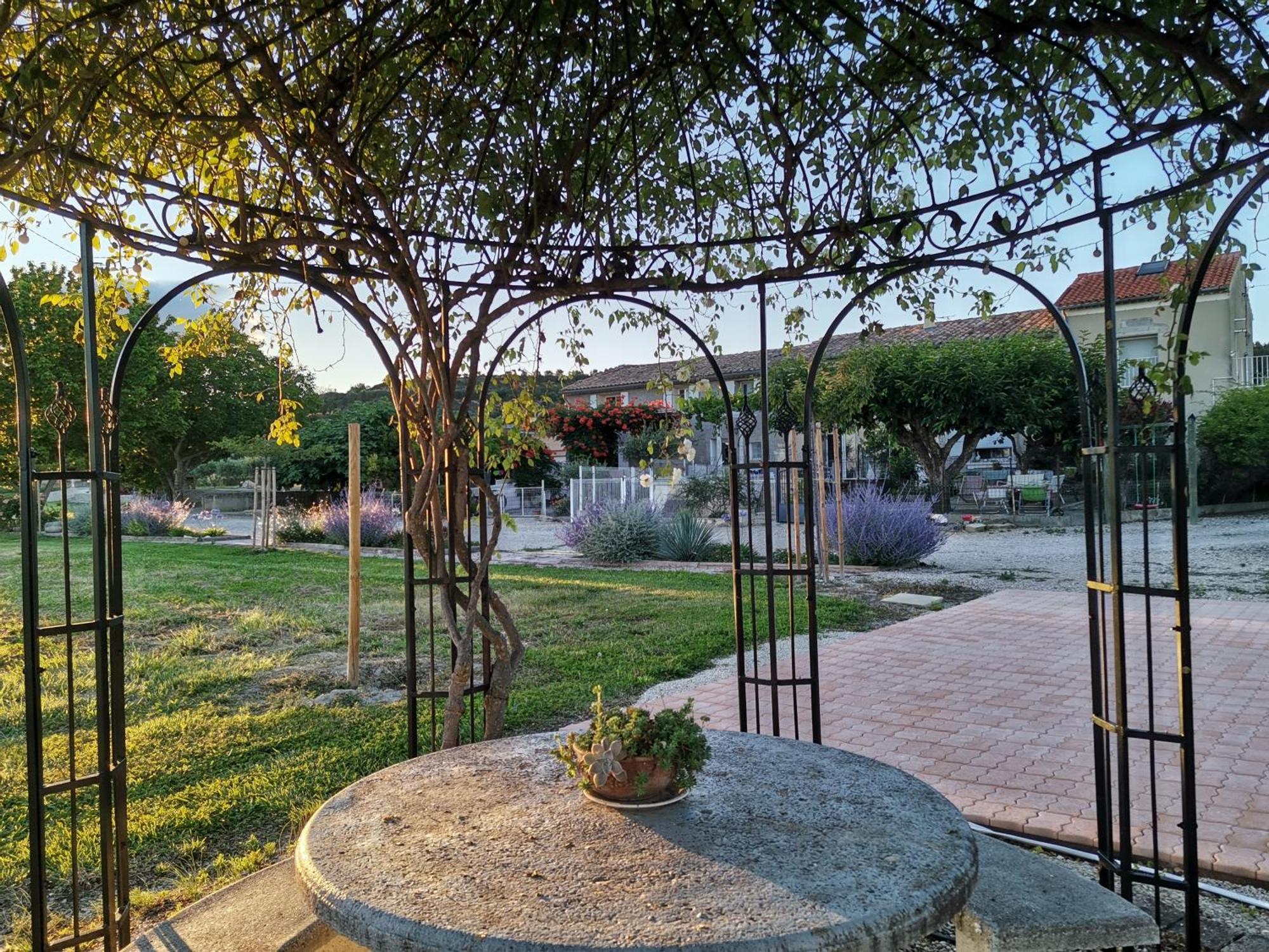 Gite En Provence Lavande Modene Екстериор снимка
